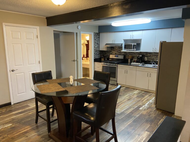Salida Gateway Inn & Suites Efficiency Suite Queen-2